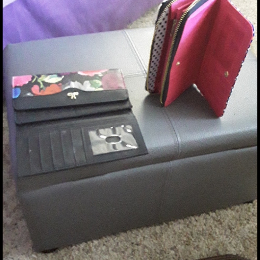 2 wallets